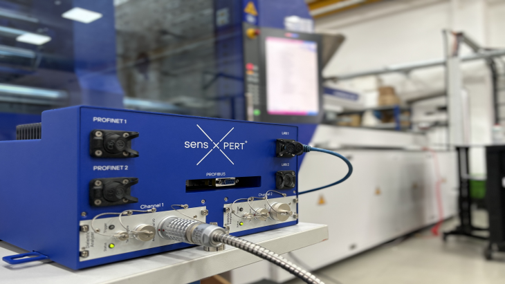 sensXPERT Edge Device - Control Plastics Production